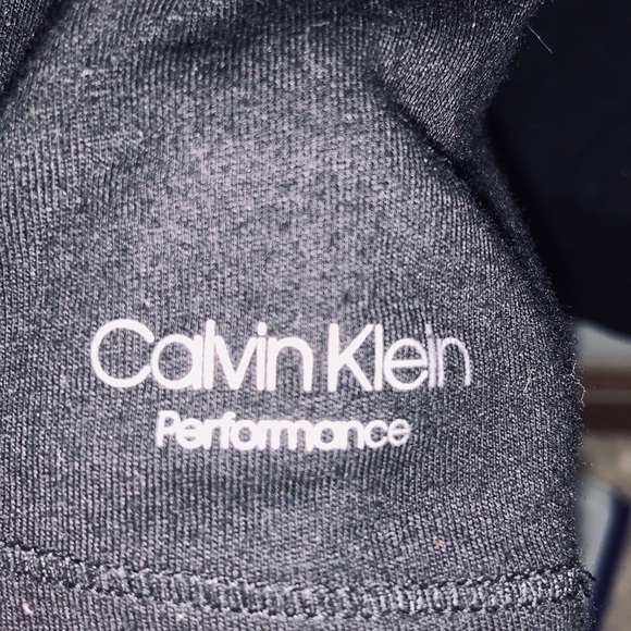 Calvin Klein Hooded workout Shirt - Picture 3 of 3